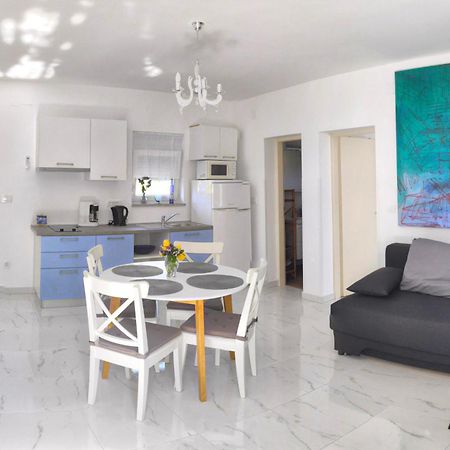 Apartmani Stellar Малинска Экстерьер фото
