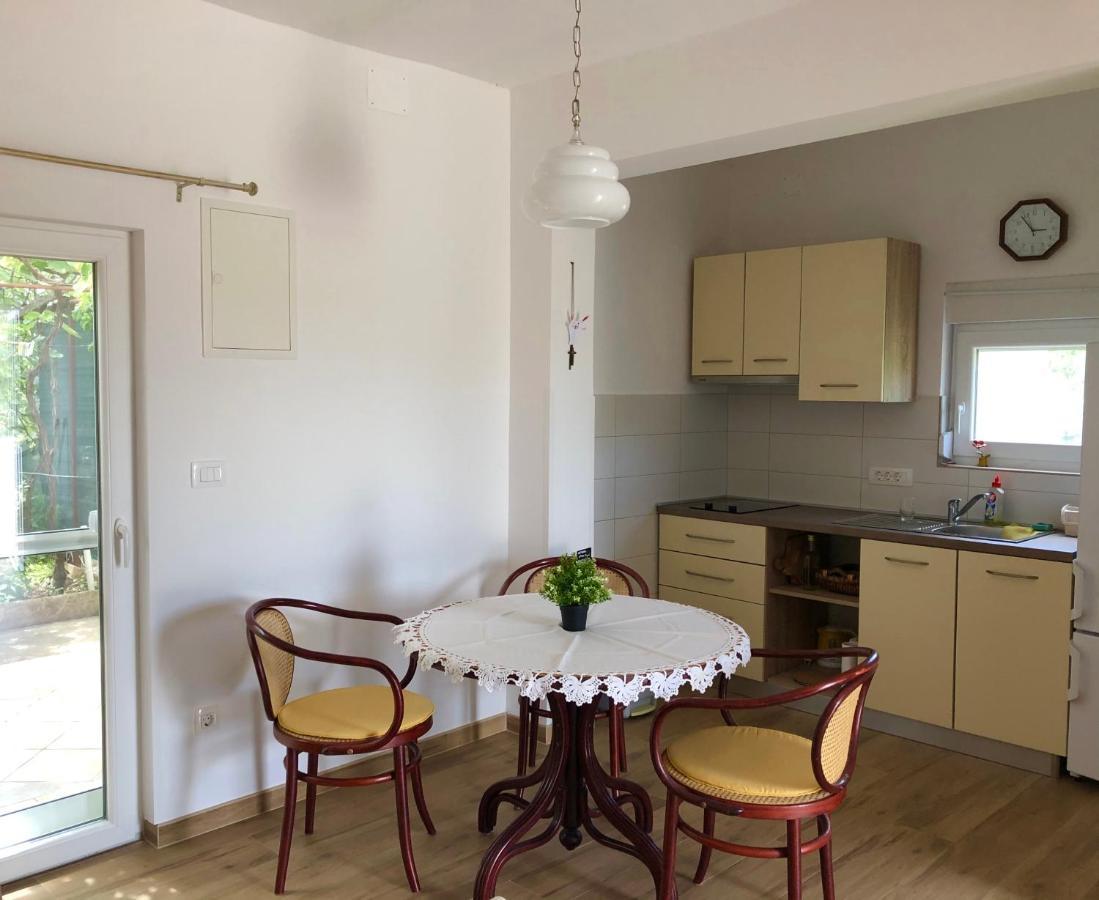 Apartmani Stellar Малинска Экстерьер фото