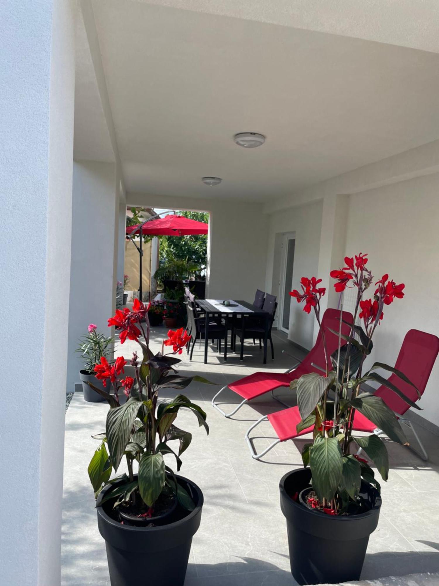 Apartmani Stellar Малинска Экстерьер фото