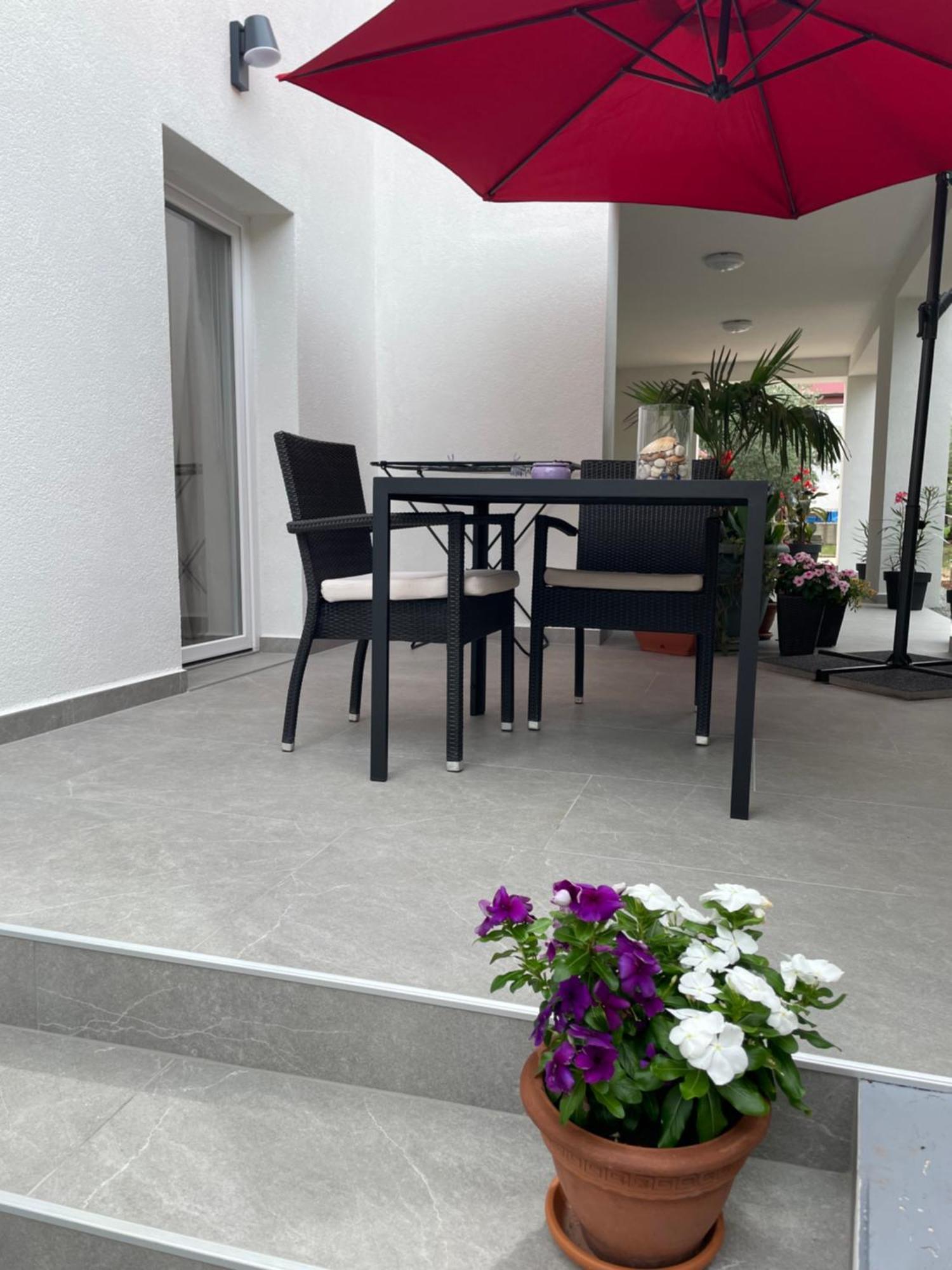 Apartmani Stellar Малинска Экстерьер фото