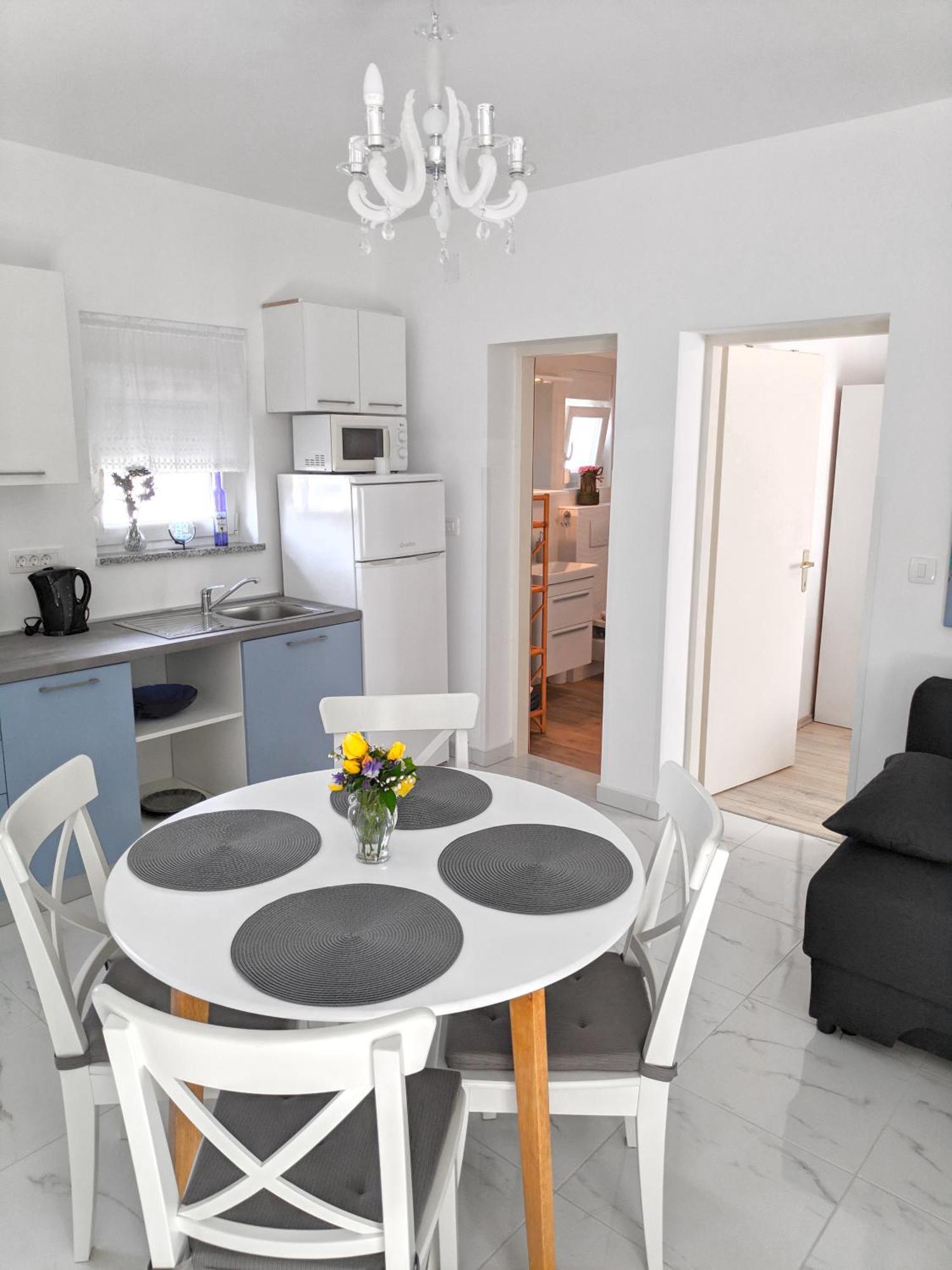 Apartmani Stellar Малинска Экстерьер фото